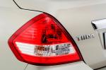 Nissan Tiida Sedan 2005 года